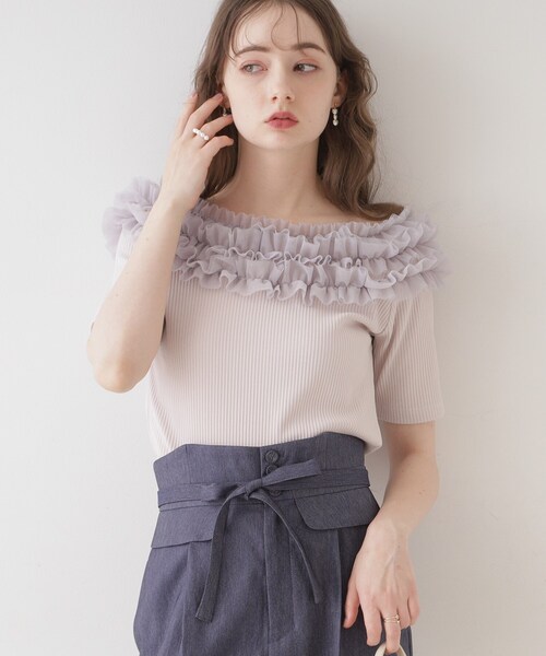 couture brooch(クチュールブローチ)の「◆【アンチピリング・マシンウォッシャブル・オトナ可愛い】チュールフリルテレコトップス(Tシャツ/カットソー・レディース・ライトグレー/ブラック・38/40/42)」の2枚目の写真