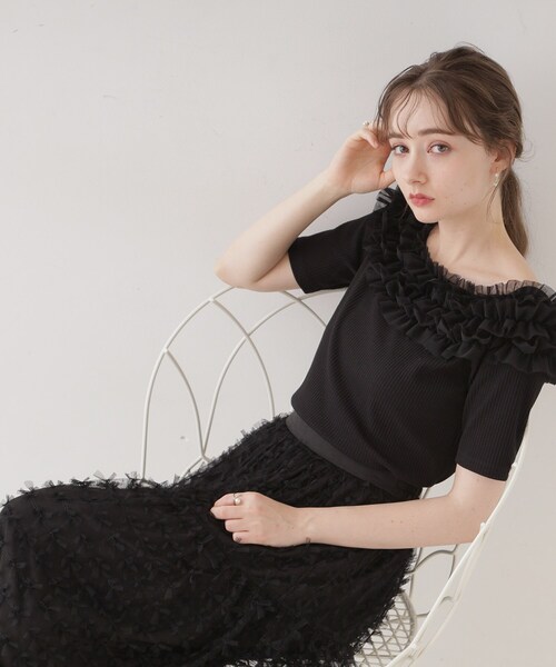 couture brooch(クチュールブローチ)の「◆【アンチピリング・マシンウォッシャブル・オトナ可愛い】チュールフリルテレコトップス(Tシャツ/カットソー・レディース・ライトグレー/ブラック・38/40/42)」の1枚目の写真