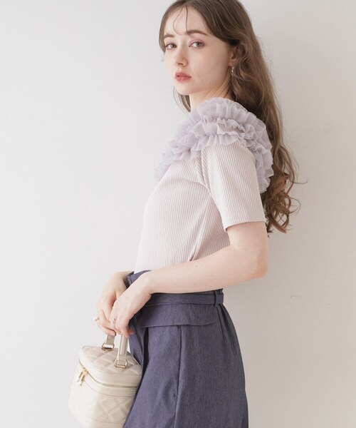 couture brooch(クチュールブローチ)の「◆【アンチピリング・マシンウォッシャブル・オトナ可愛い】チュールフリルテレコトップス(Tシャツ/カットソー・レディース・ライトグレー/ブラック・38/40/42)」の10枚目の写真