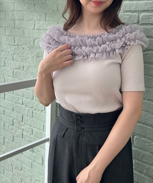 couture brooch(クチュールブローチ)の「◆【アンチピリング・マシンウォッシャブル・オトナ可愛い】チュールフリルテレコトップス(Tシャツ/カットソー・レディース・ライトグレー/ブラック・38/40/42)」の14枚目の写真