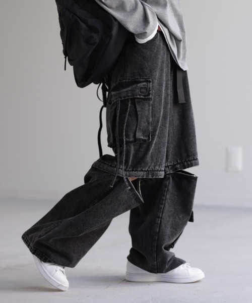 HUG.U(ハグユー)の「デニムカーゴパンツ(デニムパンツ・レディース・ブラック/ブルー・FREE)」の2枚目の写真