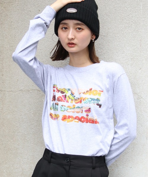 UNIT CHEST（ユニットチェスト）の「【UNIT CHEST】unique unisex long sleeve T-shirt/ユニークユニセックス  コラボロンT  Colorful Weaving by ayumin/FiberArt（Tシャツ/カットソー・レディース・ホワイト系その他/ホワイト/杢グレー・L/M/S）」の3枚目の写真