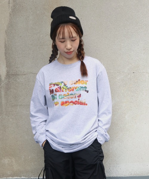 UNIT CHEST（ユニットチェスト）の「【UNIT CHEST】unique unisex long sleeve T-shirt/ユニークユニセックス  コラボロンT  Colorful Weaving by ayumin/FiberArt（Tシャツ/カットソー・レディース・ホワイト系その他/ホワイト/杢グレー・L/M/S）」の20枚目の写真