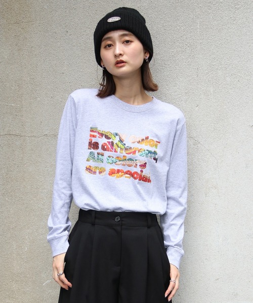 UNIT CHEST（ユニットチェスト）の「【UNIT CHEST】unique unisex long sleeve T-shirt/ユニークユニセックス  コラボロンT  Colorful Weaving by ayumin/FiberArt（Tシャツ/カットソー・レディース・ホワイト系その他/ホワイト/杢グレー・L/M/S）」の16枚目の写真