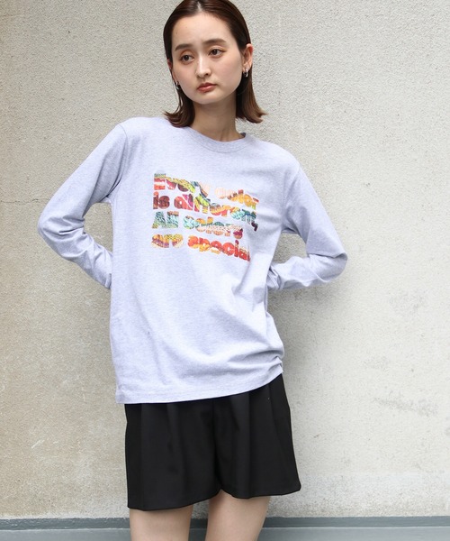 UNIT CHEST（ユニットチェスト）の「【UNIT CHEST】unique unisex long sleeve T-shirt/ユニークユニセックス  コラボロンT  Colorful Weaving by ayumin/FiberArt（Tシャツ/カットソー・レディース・ホワイト系その他/ホワイト/杢グレー・L/M/S）」の7枚目の写真