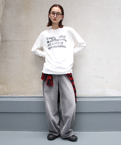 UNIT CHEST（ユニットチェスト）の「【UNIT CHEST】unique unisex long sleeve T-shirt/ユニークユニセックス  コラボロンT  Colorful Weaving by ayumin/FiberArt（Tシャツ/カットソー・レディース・ホワイト系その他/ホワイト/杢グレー・L/M/S）」の22枚目の写真