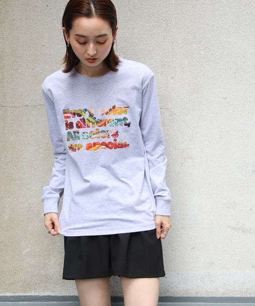 UNIT CHEST（ユニットチェスト）の「【UNIT CHEST】unique unisex long sleeve T-shirt/ユニークユニセックス  コラボロンT  Colorful Weaving by ayumin/FiberArt（Tシャツ/カットソー・レディース・ホワイト系その他/ホワイト/杢グレー・L/M/S）」の8枚目の写真