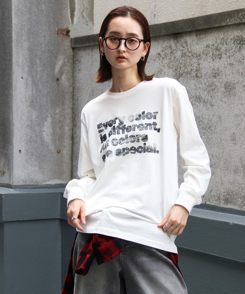 UNIT CHEST（ユニットチェスト）の「【UNIT CHEST】unique unisex long sleeve T-shirt/ユニークユニセックス  コラボロンT  Colorful Weaving by ayumin/FiberArt（Tシャツ/カットソー・レディース・ホワイト系その他/ホワイト/杢グレー・L/M/S）」の19枚目の写真