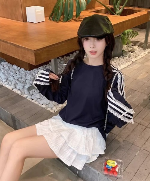 Mayree(メイリー)の「【Mayree】リボン レース サイドライン カットソー(Tシャツ/カットソー・レディース・ネイビー/ホワイト/ブラック・MEDIUM/LARGE/X-LARGE/SMALL)」の8枚目の写真