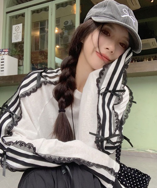 Mayree(メイリー)の「【Mayree】リボン レース サイドライン カットソー(Tシャツ/カットソー・レディース・ネイビー/ホワイト/ブラック・MEDIUM/LARGE/X-LARGE/SMALL)」の14枚目の写真