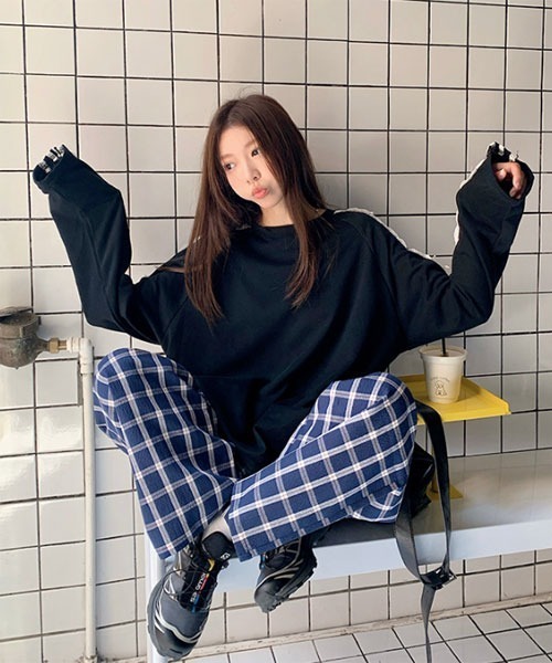 Mayree(メイリー)の「【Mayree】リボン レース サイドライン カットソー(Tシャツ/カットソー・レディース・ネイビー/ホワイト/ブラック・MEDIUM/LARGE/X-LARGE/SMALL)」の11枚目の写真