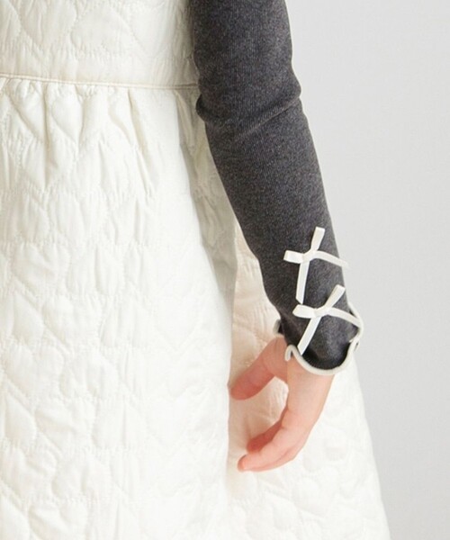 BRANSHES(ブランシェス)の「【モチモチニットソー】袖リボン付き長袖Tシャツ(Tシャツ/カットソー・キッズ・ピンク/アイボリー/チャコールグレー・80/100/90/140/150/120/130/110)」の15枚目の写真