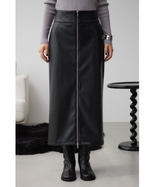 AZUL by moussy（アズールバイマウジー）の「フェイクレザーZIPタイトスカート（スカート・レディース・ブラック/ライトベージュ・SMALL/MEDIUM）」の6枚目の写真