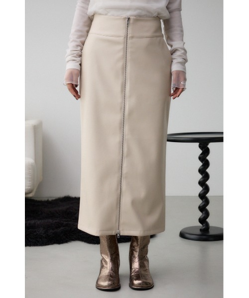 AZUL by moussy（アズールバイマウジー）の「フェイクレザーZIPタイトスカート（スカート・レディース・ブラック/ライトベージュ・SMALL/MEDIUM）」の16枚目の写真