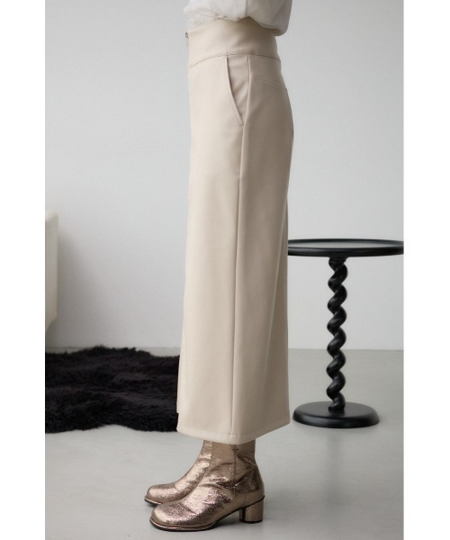 AZUL by moussy（アズールバイマウジー）の「フェイクレザーZIPタイトスカート（スカート・レディース・ブラック/ライトベージュ・SMALL/MEDIUM）」の17枚目の写真