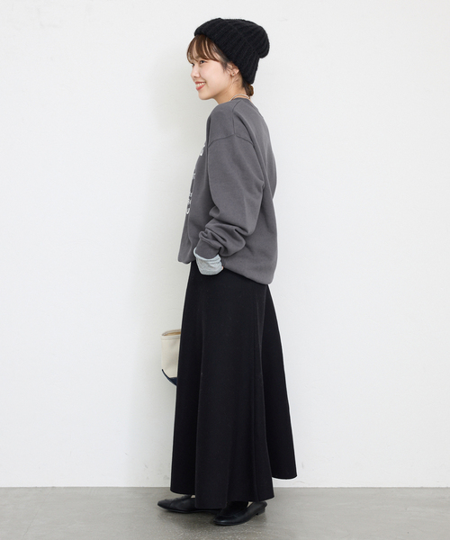 SCREEN STARS（スクリーンスターズ）の「SCREEN STARS SLOBE別注 ロゴスウェット 2423-090SSBTSL（スウェット・レディース・チャコールグレー/ライトグレー/ブルー/アイボリー・FREE）」の6枚目の写真