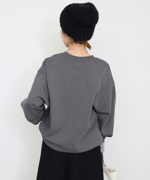 SCREEN STARS（スクリーンスターズ）の「SCREEN STARS SLOBE別注 ロゴスウェット 2423-090SSBTSL（スウェット・レディース・チャコールグレー/ライトグレー/ブルー/アイボリー・FREE）」の10枚目の写真