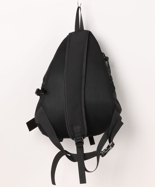 ammy.（エイミードット）の「【 ammy. / エイミードット 】  ワンショルダー ナイロン ボディバッグパック（バックパック/リュック・レディース・ブラック系/ホワイト系・FREE）」の6枚目の写真