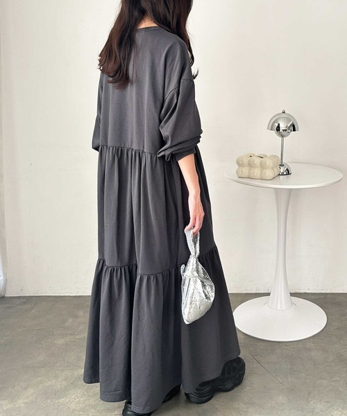 FIRST MOOD（ファーストムード）の「《FIRSTMOODコラボ》ピグメント風グラフィックティアードワンピ―ス（ワンピース・レディース・チャコールグレー/チャコール/グレー系その他・LARGE/MEDIUM）」の12枚目の写真