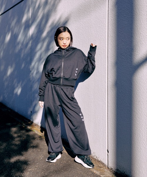 ROXY(ロキシー)の「TRIPLE CHAKRA/ロキシージップアップパーカー(スウェット・レディース・ホワイト/レッド/ブラック・SMALL/LARGE/MEDIUM)」の21枚目の写真
