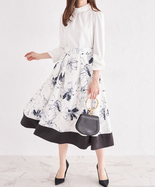 tocco closet（トッコ　クローゼット）の「袖口りぼん付きプチフリルネックブラウス（シャツ/ブラウス・レディース・ネイビー/グレー/オフホワイト/ピンクベージュ・M）」の5枚目の写真