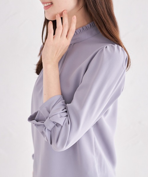 tocco closet（トッコ　クローゼット）の「袖口りぼん付きプチフリルネックブラウス（シャツ/ブラウス・レディース・ネイビー/グレー/オフホワイト/ピンクベージュ・M）」の13枚目の写真
