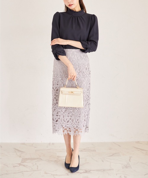 tocco closet（トッコ　クローゼット）の「袖口りぼん付きプチフリルネックブラウス（シャツ/ブラウス・レディース・ネイビー/グレー/オフホワイト/ピンクベージュ・M）」の15枚目の写真