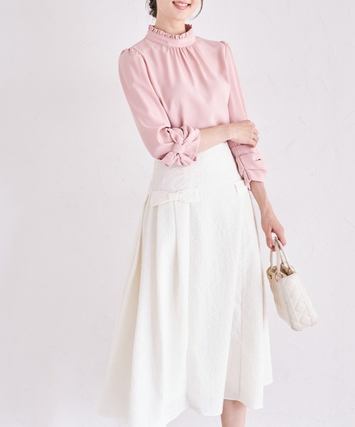 tocco closet（トッコ　クローゼット）の「袖口りぼん付きプチフリルネックブラウス（シャツ/ブラウス・レディース・ネイビー/グレー/オフホワイト/ピンクベージュ・M）」の21枚目の写真