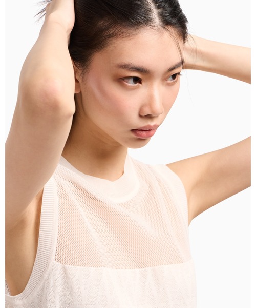 ARMANI EXCHANGE（アルマーニエクスチェンジ）の「【A|X アルマーニ エクスチェンジ】オールオーバーロゴ　ノースリーブニットトップ（ニット/セーター・レディース・ホワイト/ブラック・MEDIUM/LARGE/SMALL/X-SMALL）」の11枚目の写真