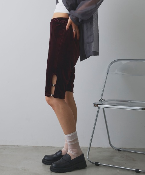 ELLEgirl（エルガール）の「ベロアハーフレギンス【ELLEgirl/エルガール】（その他パンツ・レディース・ブラック/バーガンディー・FREE）」の6枚目の写真