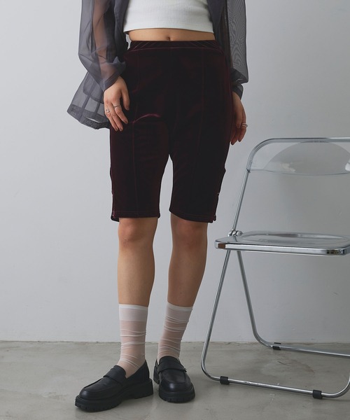 ELLEgirl（エルガール）の「ベロアハーフレギンス【ELLEgirl/エルガール】（その他パンツ・レディース・ブラック/バーガンディー・FREE）」の11枚目の写真