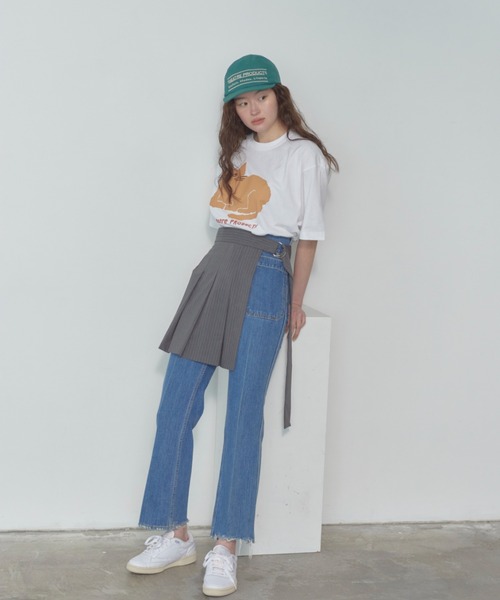 THEATRE PRODUCTS（シアタープロダクツ）の「【THEATRE PRODUCTS ｜ Shiomi Wadaコラボ】プリントTシャツ フラワー/ネコ（Tシャツ/カットソー・レディース・ブラック/ホワイト系2/ブルー/ホワイト・FREE）」の16枚目の写真