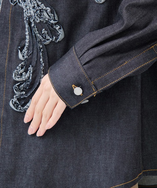 TAAKK（ターク）の「【TAAKK/ターク】DENIM SHIRTS/デニムシャツ（シャツ/ブラウス・レディース・ブラック/ダークインディゴブルー・1/2）」の4枚目の写真