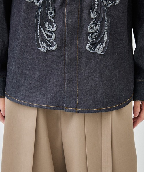 TAAKK（ターク）の「【TAAKK/ターク】DENIM SHIRTS/デニムシャツ（シャツ/ブラウス・レディース・ブラック/ダークインディゴブルー・1/2）」の3枚目の写真