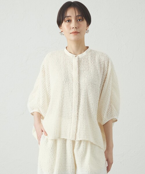 CAST:(キャストコロン)の「【セットアップ対応/オンでもオフでも活躍】フェザーシフォンフォルムブラウス(シャツ/ブラウス・レディース・ブラック/オフホワイト・M)」の2枚目の写真