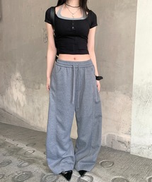 lilful（リルフル）の「カーブワイド バレルレッグ スウェットパンツ（スウェットパンツ・レディース）」