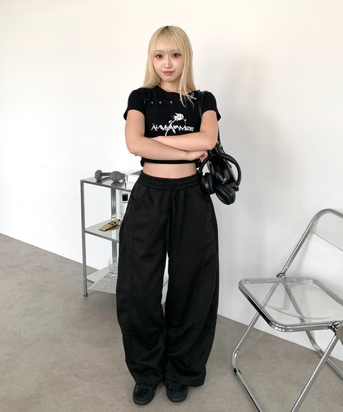 lilful(リルフル)の「カーブデザイン バレルレッグ ワイドスウェットパンツ(スウェットパンツ・レディース・ブラック/グレー・M/L)」の17枚目の写真