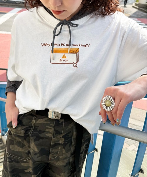 DOUBLE NAME(ダブルネーム)の「Set up my computer BACK刺しゅうTEE(Tシャツ/カットソー・レディース・ブラック/オフホワイト/ブルー/イエロー・FREE)」の15枚目の写真