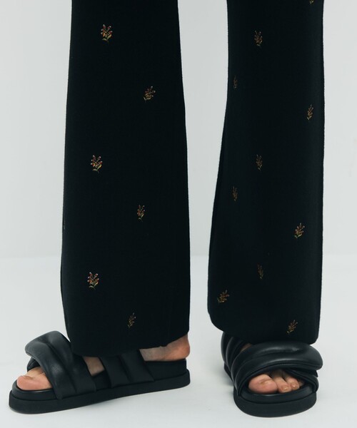 caban（キャバン）の「コットンカシミヤ エンブロイダリーニットパンツ（その他パンツ・レディース・ブラック系その他・FREE）」の8枚目の写真