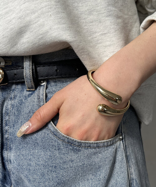 Thevon（ゼボン）の「【heilly/ヘイリー】ニュアンスバングル【開閉式】（ブレスレット・レディース・ゴールド/シルバー・FREE）」の7枚目の写真