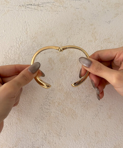 Thevon（ゼボン）の「【heilly/ヘイリー】ニュアンスバングル【開閉式】（ブレスレット・レディース・ゴールド/シルバー・FREE）」の10枚目の写真