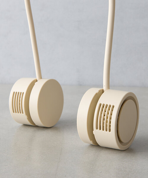 BIRTHDAY BAR（バースデイバー）の「くるくるネックファン（生活家電・レディース・ベージュ/グレー・0）」の3枚目の写真