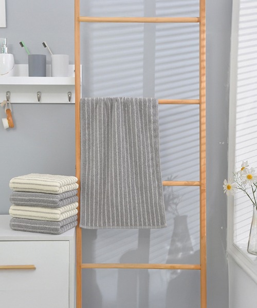 IRADOWL（アイラドール）の「【アイラドール room】ベーシックストライプ柄フェイスタオル（タオル・レディース・ホワイト/グレー・FREE）」の4枚目の写真