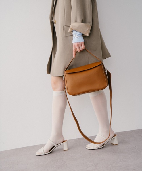 DRWCYS（ドロシーズ）の「２WAYボックスバッグ（ショルダーバッグ・レディース・キャメル/ブラック・FREE）」の14枚目の写真