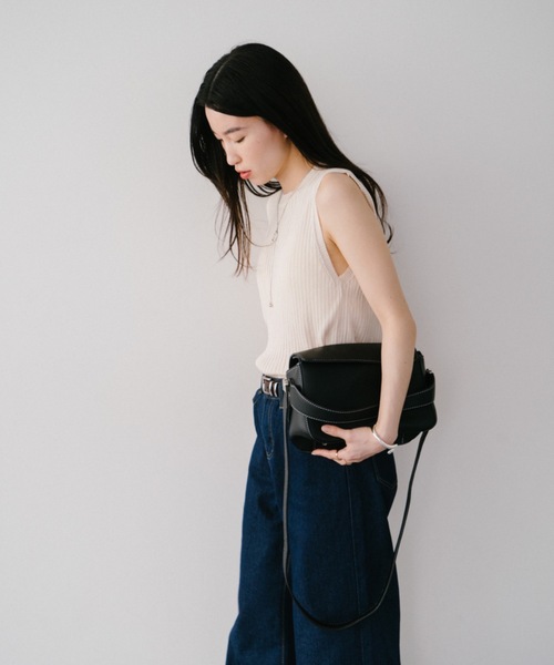 DRWCYS（ドロシーズ）の「２WAYボックスバッグ（ショルダーバッグ・レディース・キャメル/ブラック・FREE）」の6枚目の写真