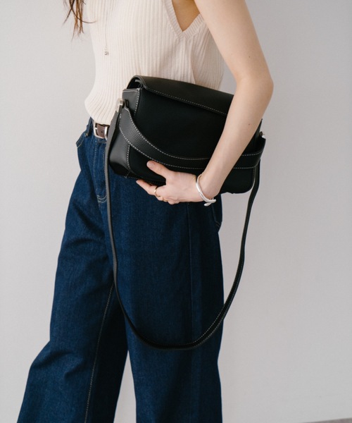 DRWCYS（ドロシーズ）の「２WAYボックスバッグ（ショルダーバッグ・レディース・キャメル/ブラック・FREE）」の7枚目の写真