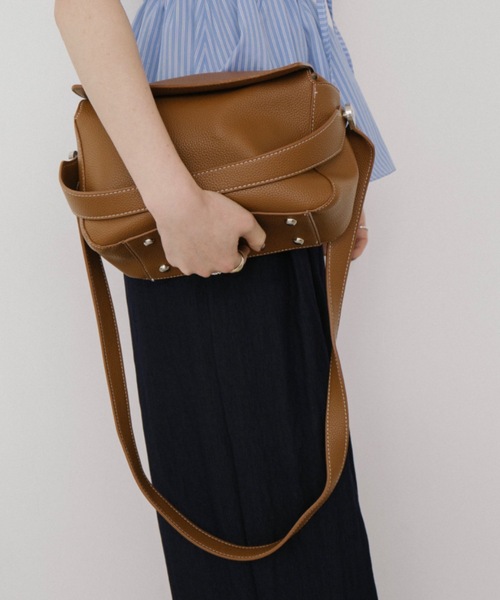 DRWCYS（ドロシーズ）の「２WAYボックスバッグ（ショルダーバッグ・レディース・キャメル/ブラック・FREE）」の18枚目の写真