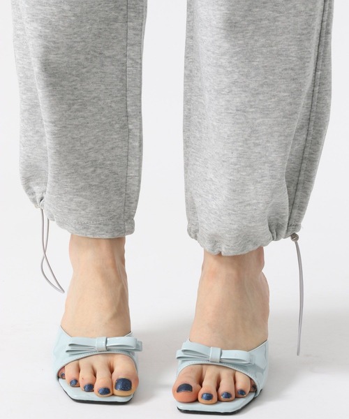 FOREVER 21（フォーエバー トゥエンティーワン）の「【2025SS】フリルレース付きスウェットパンツ（スウェットパンツ・レディース・ブラック/グレー・SMALL/MEDIUM）」の21枚目の写真