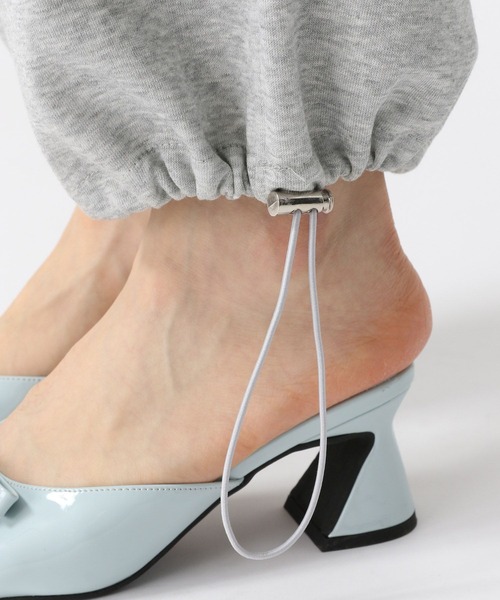 FOREVER 21（フォーエバー トゥエンティーワン）の「【2025SS】フリルレース付きスウェットパンツ（スウェットパンツ・レディース・ブラック/グレー・SMALL/MEDIUM）」の22枚目の写真