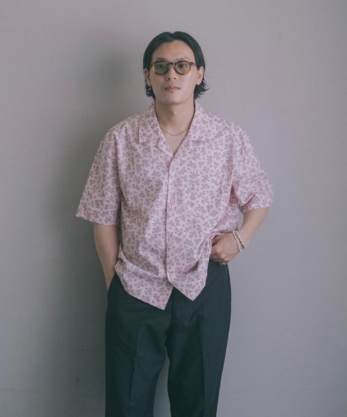 INTER FACTORY（インターファクトリー）の「2/9号室（かおこ&ひろと） - Open collar shirt（small floral pattern） / オープンカラーシャツ （柄：小花）　made in INTER FACTORY（シャツ/ブラウス・メンズ・グリーン/ピンク・MEDIUM/LARGE）」の11枚目の写真